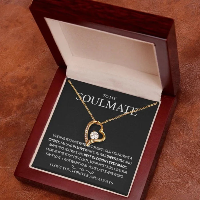 Elegant Necklace With Boxes